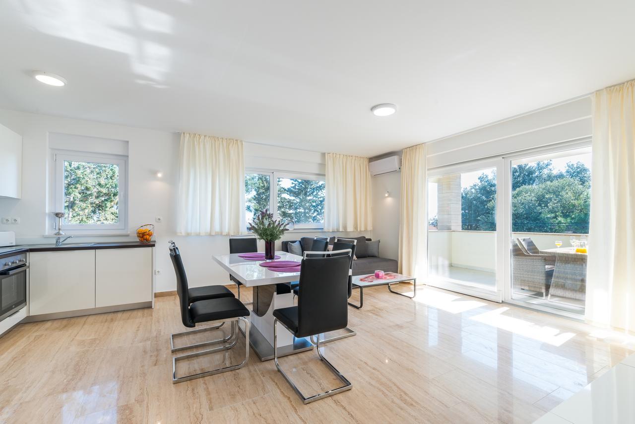 Apartments Corkovic Vir Eksteriør bilde