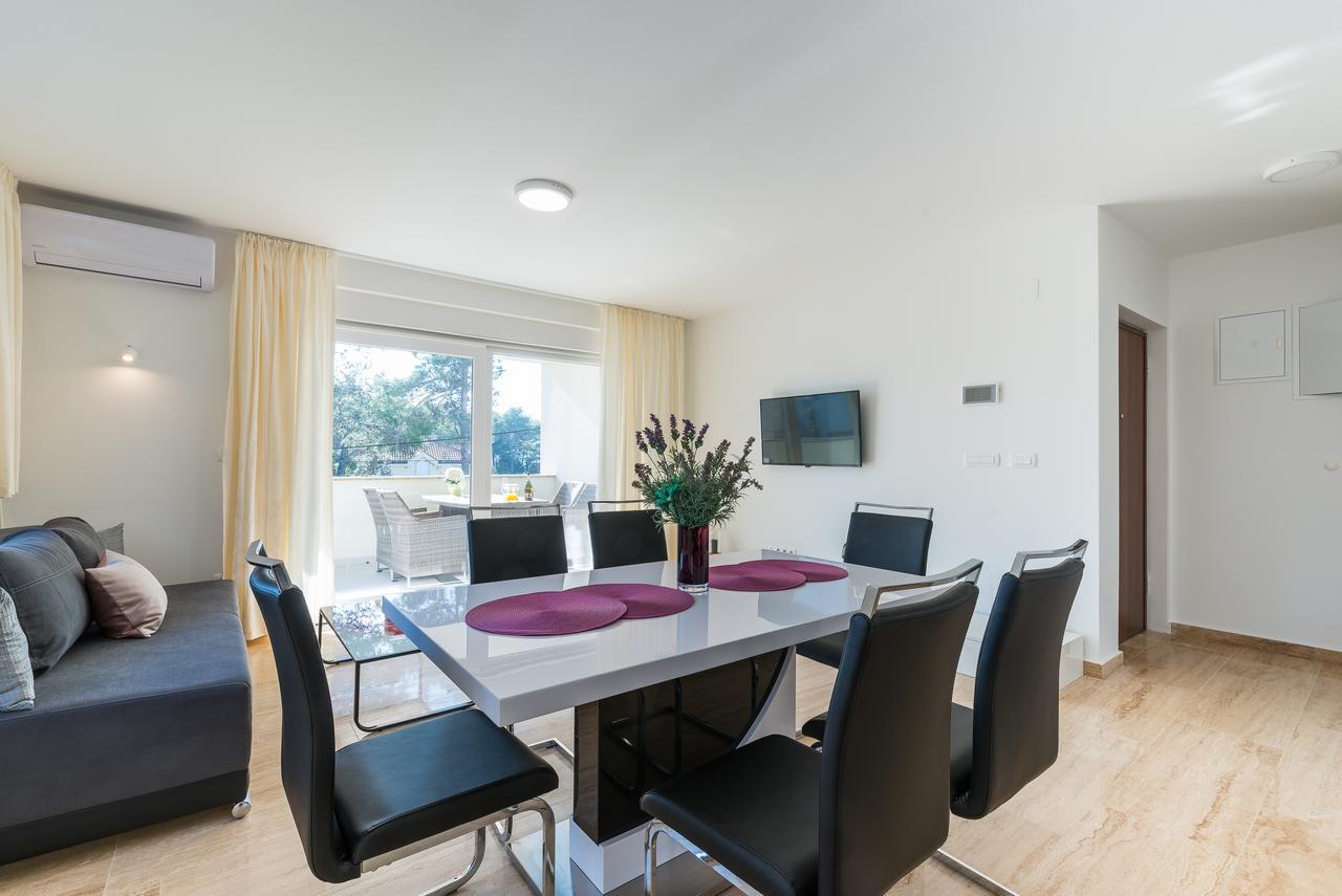 Apartments Corkovic Vir Eksteriør bilde