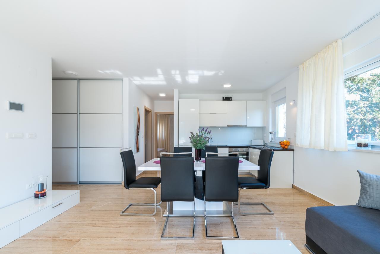 Apartments Corkovic Vir Eksteriør bilde